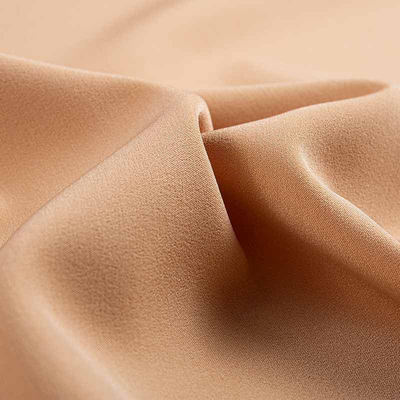 نسيج ساتان مُقلَّم أفقيًّا مُرِن رباعي الاتجاهات بمظهر أسيتات مُقلَّد