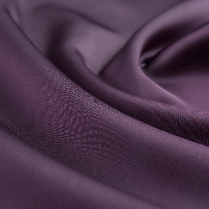 قُماش ساتان خُماسي الأطراف بخمسة أُطُق ذو مظهر أسيتات مُقلَّد