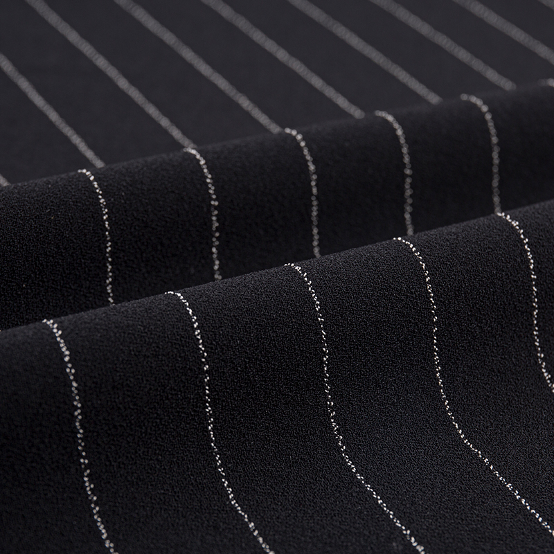 نسيج مخطط من الكتان والرايون على جانب واحد