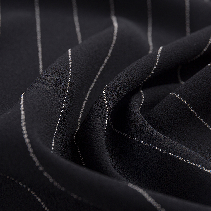 نسيج مخطط من الكتان والرايون على جانب واحد